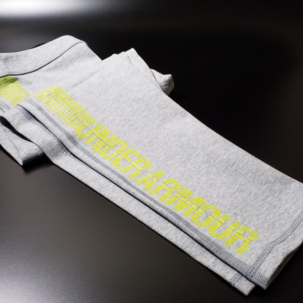 Under Armour Women's Graphic Capris Heather Gray - Picture 3 of 6